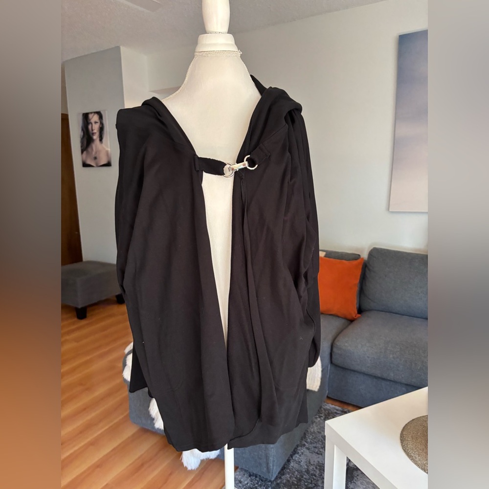 Chic Black Women's Cape with Silver Clasp
